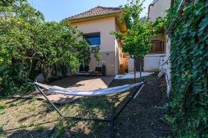 LAGOM - Hot Tub Hideout