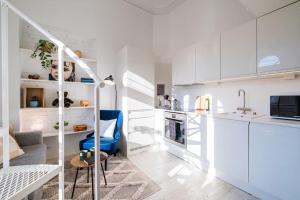 Central Lux Condo In Downtown