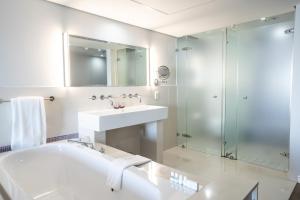 Blaauwberg Beach Hotel