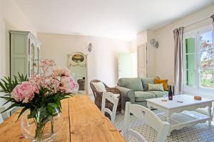 Maisons de vacances Gite de Groupe campagne 15 personnes avec piscine : photos des chambres