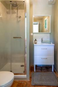 Maisons de vacances Gite de Groupe campagne 15 personnes avec piscine : photos des chambres