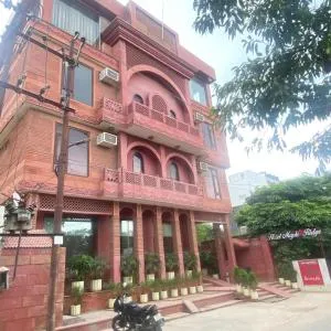 HotelMaple Ridge - Tājganj