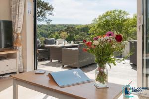 Elevated Coastal Escape - Breathtaking Views