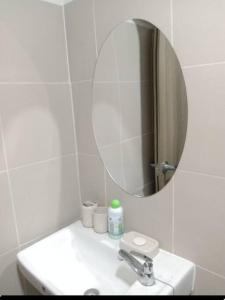 Luxury Bayview Condo MOA & PICC Free WiFi