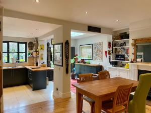 Beautiful Victorian House in Central Chelmsford - 4hvězdičkové hotely ve městě Chelmsford