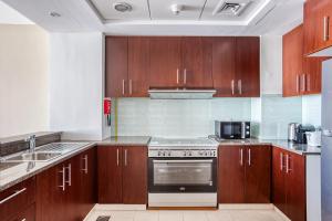 Blueground Wharf Tower 2 garage pool DXB-955