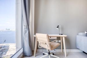 Blueground Dubai Creek Harbour pool gym DXB-1218