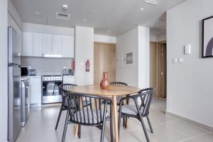 Blueground Dubai Creek Harbour pool gym DXB-1218