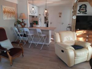 Villas Le CHALET FLEURI : photos des chambres