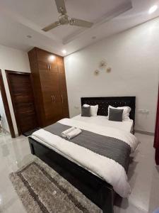 Chic homes in sector 82