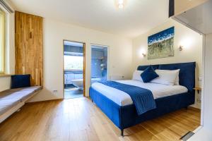 LAGOM - Hot Tub Hideout