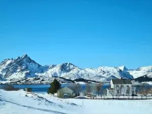 Peaceful property with spectacular sea view - Sennesvik