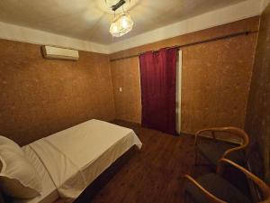 Downtown simple apartment - families only