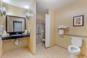 Queen Suite with Two Queen Beds and Roll-in Shower - Accessible/ Non Smoking room in Comfort Suites Blythe