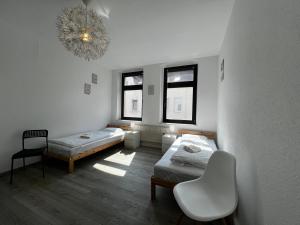 Vollausgestatte Wohnung mit, WLAN, TV in jedem Schlafzimmer, Einzelbetten, Bad, Garten