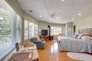 4 Mi to German Village Studio with Hot Tub!