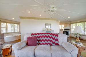 Millersburg Getaway with Amish Country Views!