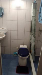 Sejours chez l'habitant Maison sur 3 etages avec patio, terrasse avec barbecue, 1 chambre de disponible au 1er etage : photos des chambres