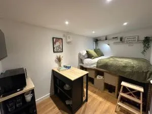 The Snug at Park Hall - Gobowen