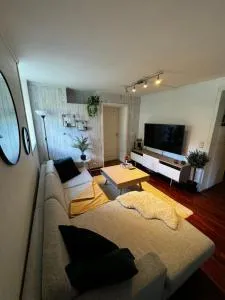 Central, 2 bedroom, free parking - Guleng
