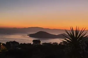 Villa with private pool and sea view - 贝尔加马