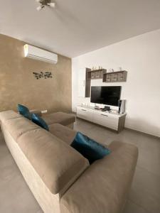 Eureka Mansions elegant & spacious apartment