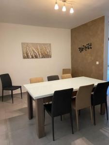 Eureka Mansions elegant & spacious apartment