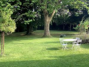 Villas Les Roseaux, 1h de Paris, Grand Jardin, Piscine : photos des chambres