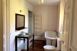 Villas Les Roseaux, 1h de Paris, Grand Jardin, Piscine : photos des chambres