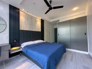 Modern, Cozy 2-Bedroom Apartment - Dhangethi