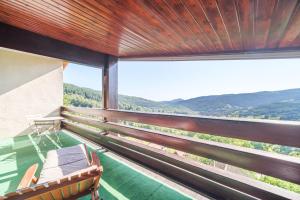 Le Petit Gîte de la Vallée - Vue montagne parking