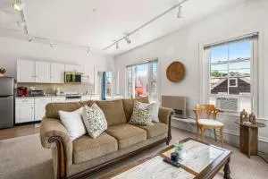 Steps from Nightlife Dining & Shopping - Provincetown