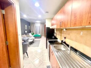 Amazing Studio Apartment in The Crescent A Tower IMPZ