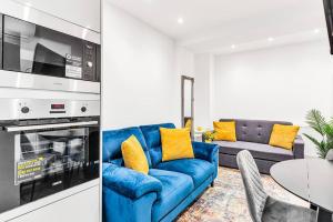 LUXstay Holland Park Apartment with AC