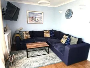 28 ExcellentStays - Heathrow - 5 Bedroom House - Colnbrook