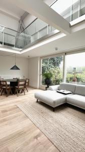 Luxury spacious private loft, between city & beach