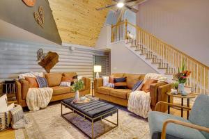 Welcome to The Alpine Luxury Cabin in the City