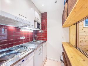 Studio Les Tommeuses - Val Claret-28 by Interhome