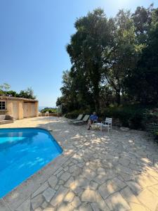 14474 Location saisonnière BAS DE VILLA dans un domaine privé prestigieux