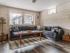 Chalet Kvisthån Tallen by Interhome