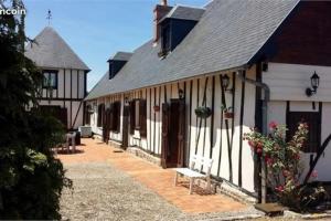 Villa charmante dans les vergers de Normandie avec piscine privée.