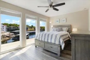 Wet Feet Retreat - Lakeside Pool, and More - Four Seasons