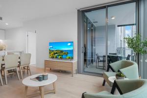 The Signature - Brand New Ocean View 2BR Unit with Parking Infinity Pool