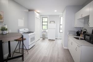 Boho 1-Bedroom Apt 15 Min to Manhattan
