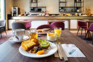 Hotels Brit Hotel Caen Nord - Memorial : photos des chambres