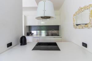 Homeby, Stylish Apartment with balcony