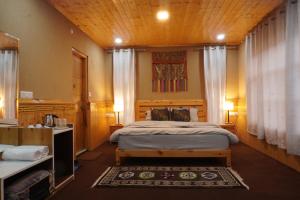 The Kaza Inn - Your mud house retreat