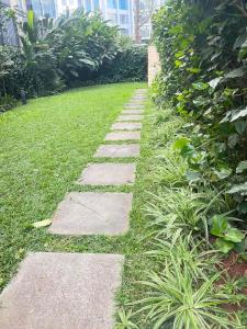 Modern 2-Bedroom Apartment Overlooking City Centre