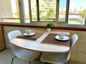 Beautiful 2-Bed Apartment in Maspalomas near Yumbo