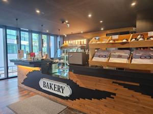 1BDR 2 Pools on the roof 500m to beach 3 Bars